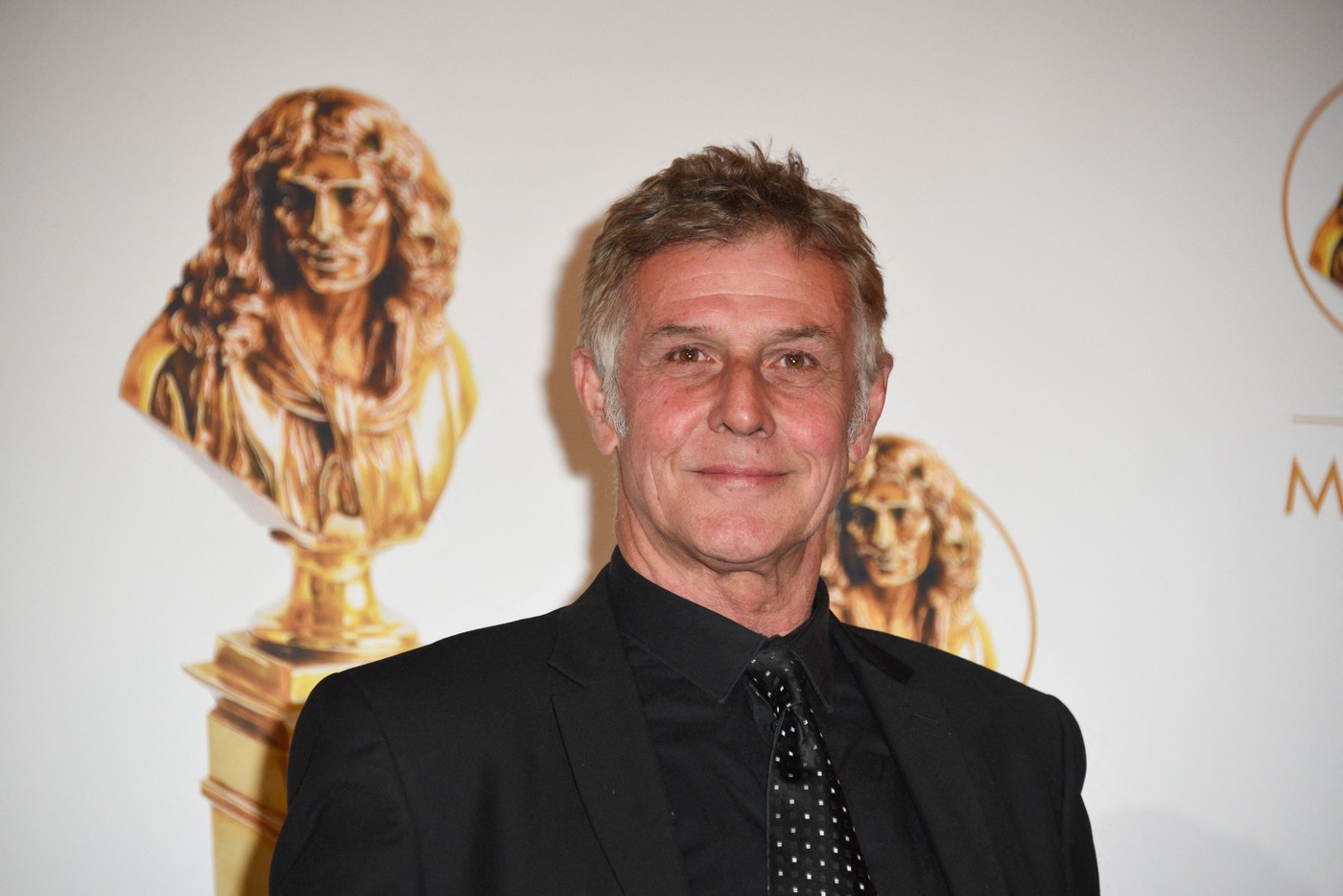 Un actor francez din serialul „Emily in Paris” a murit la vârsta de 69 de ani
