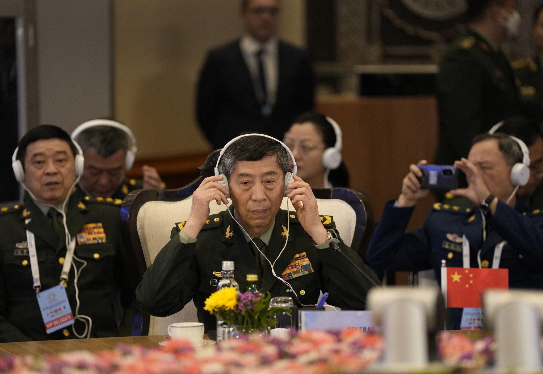 Doi generali chinezi de top, foști șefi ai forțelor armate, au fost condamnați la moarte cu suspendare
