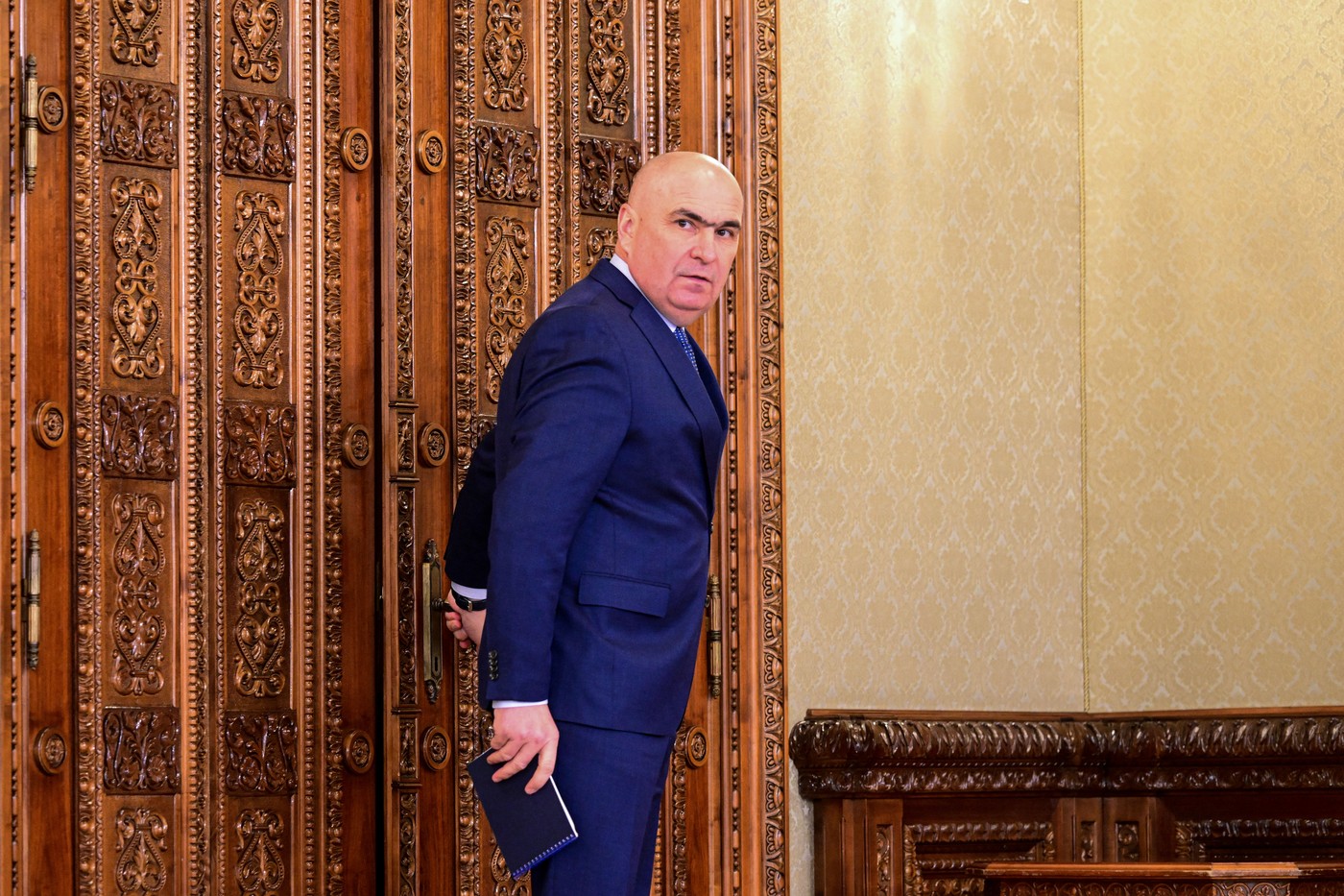 O carte pentru Ilie Bolojan