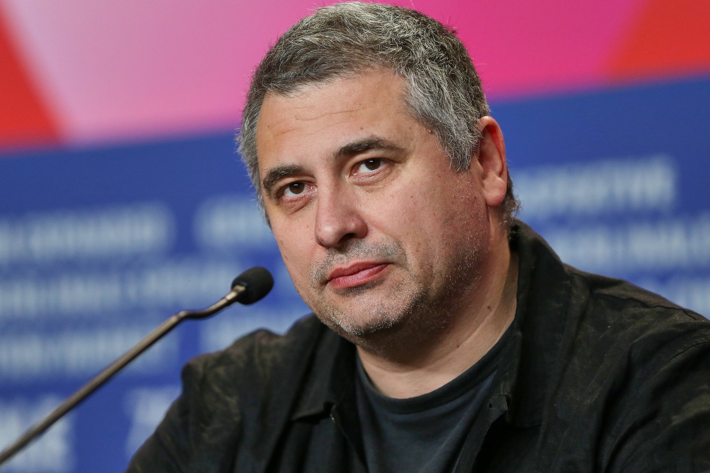 VIDEO Filmul lui Radu Jude, aplaudat la scenă deschisă la Cannes. „Vorbește despre ceva ce milioane de români cunosc foarte bine”