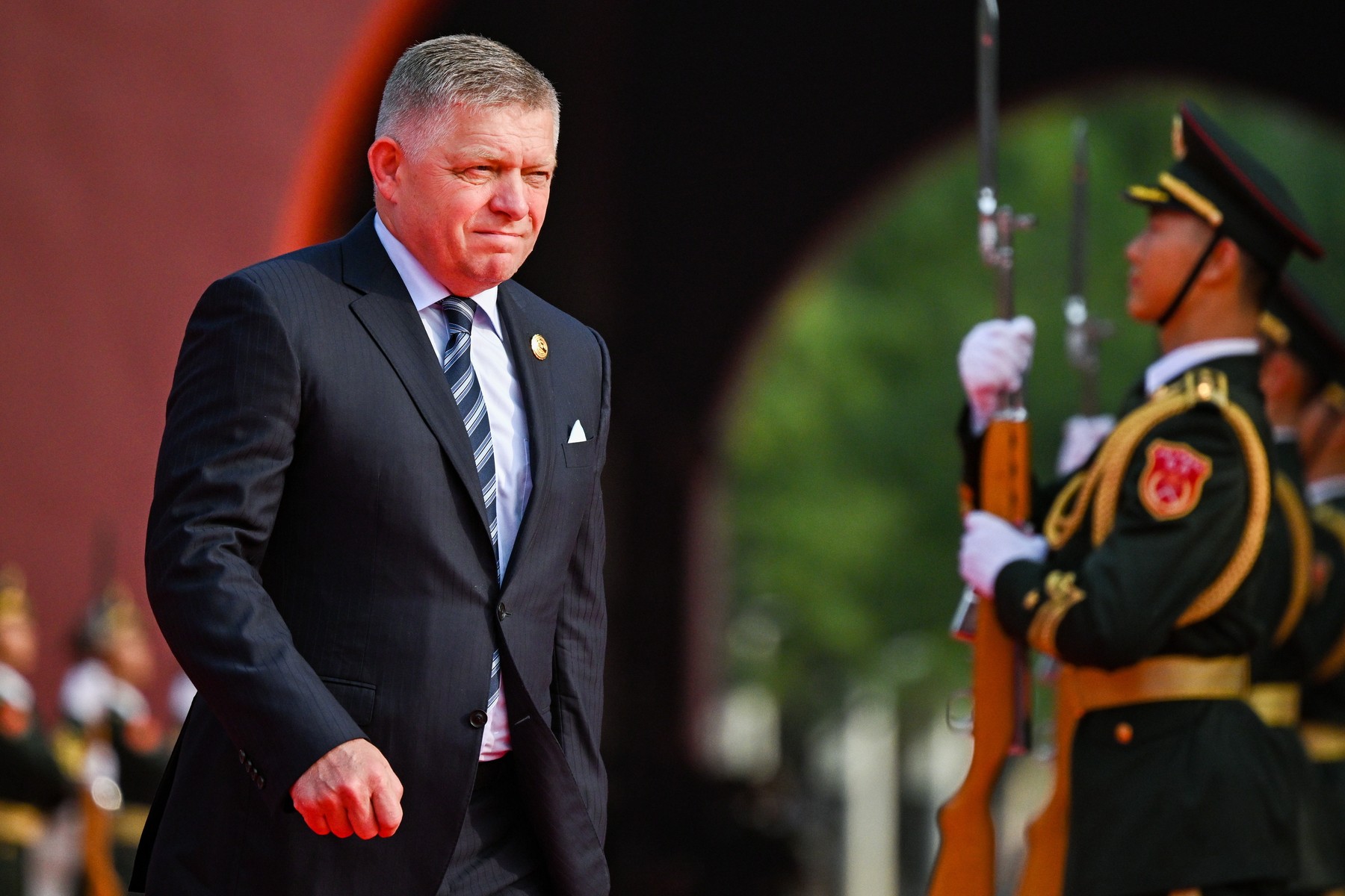 Robert Fico se alătură cercului restrâns de lideri la parada lui Putin din Piața Roșie, dar Kremlinul schimbă formatul tradițional al evenimentului