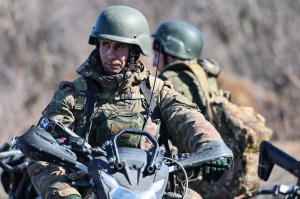 Soldați ruși în timpul unui antrenament militar în regiunea Donetsk. Foto: Alexander Reka / Zuma Press / Profimedia