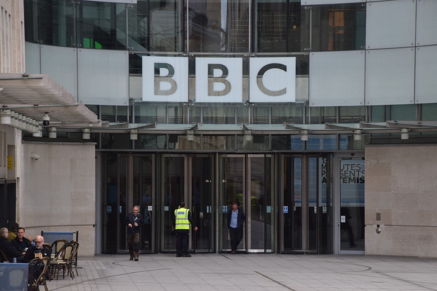 Concedieri masive anunțate la una dintre cele mai mari companii media: BBC taie 2.000 de posturi