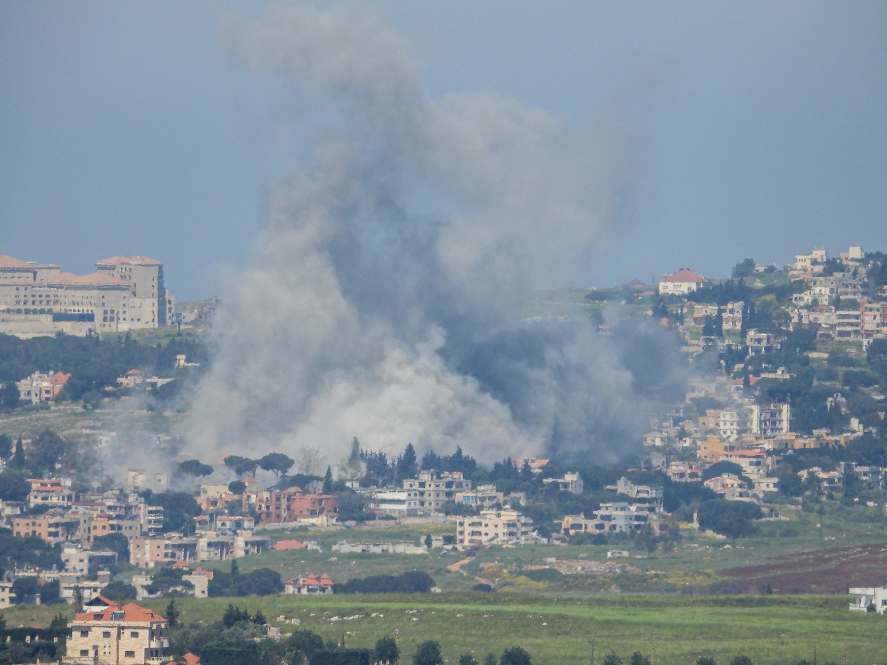 Ostilitățile dintre Israel și Hezbollah continuă în ciuda armistițiului. Cel puțin 13 persoane ucise în bombardamente IDF în sudul Libanului