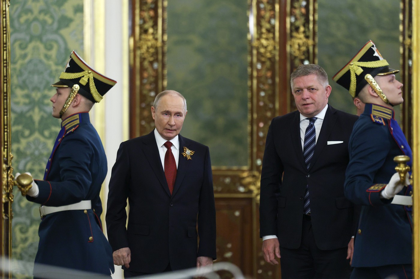 Promisiunea făcută de Putin singurului lider UE care a mers la Moscova pentru festivitățile de Ziua Victoriei
