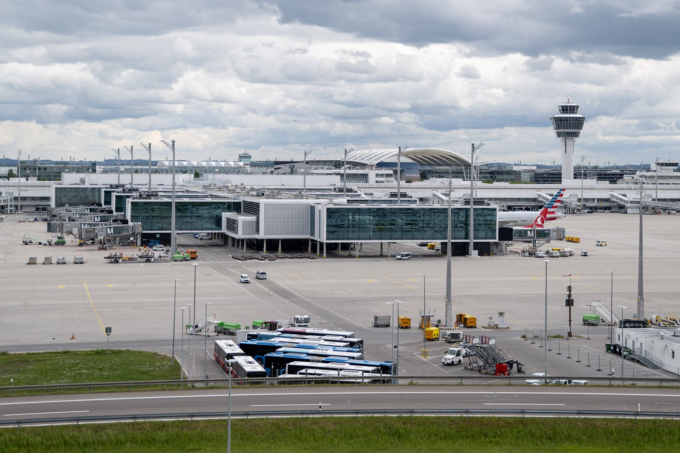 O dronă a suspendat zborurile pe al doilea cel mai aglomerat aeroport din Germania