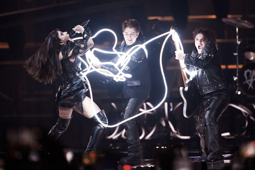 Alexandra Căpitănescu interpretează „Choke me”, la Eurovision 2026, Viena, pe 14 mai. FOTO: TT News Agency, TT News Agency / Alamy / Profimedia