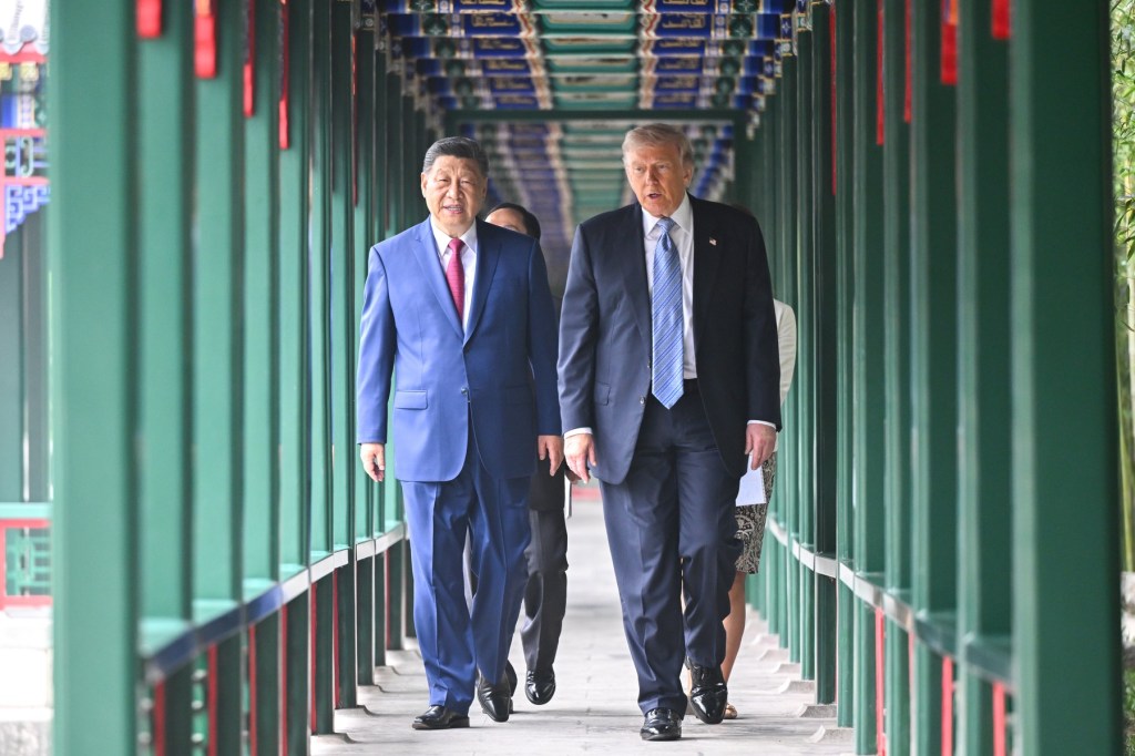 Președintele american Donald Trump, alături de liderul chinez, Xi Jinping, la Beijing Foto: Profimedia