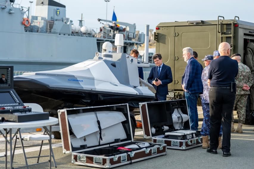 Nicușor Dan, evaluare de la locul exploziei dronei marine di