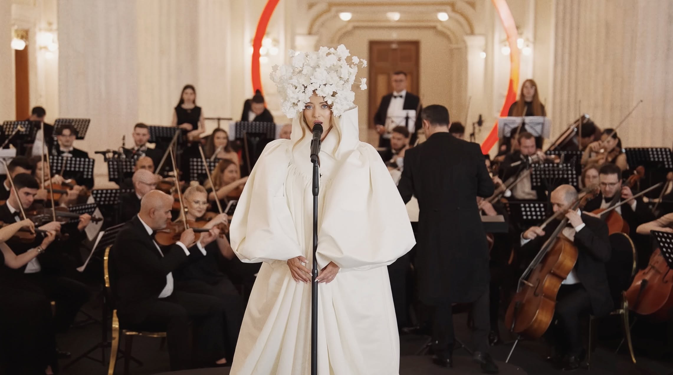 VIDEO. Lansare surpriză făcută de Delia. A luat unul dintre 