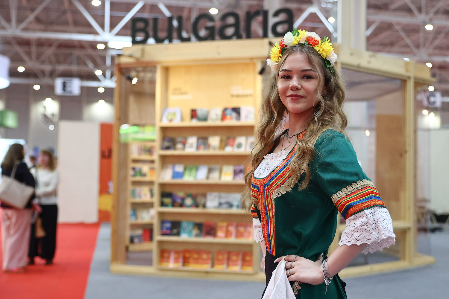 Weekend trending în București, 6-7 iunie: Bookfest la Romexpo, festivalul florilor în Drumul Taberei, Bazar de Cotroceni, jazz pe Calea Victoriei și Nadia Comăneci la Arcul de Triumf