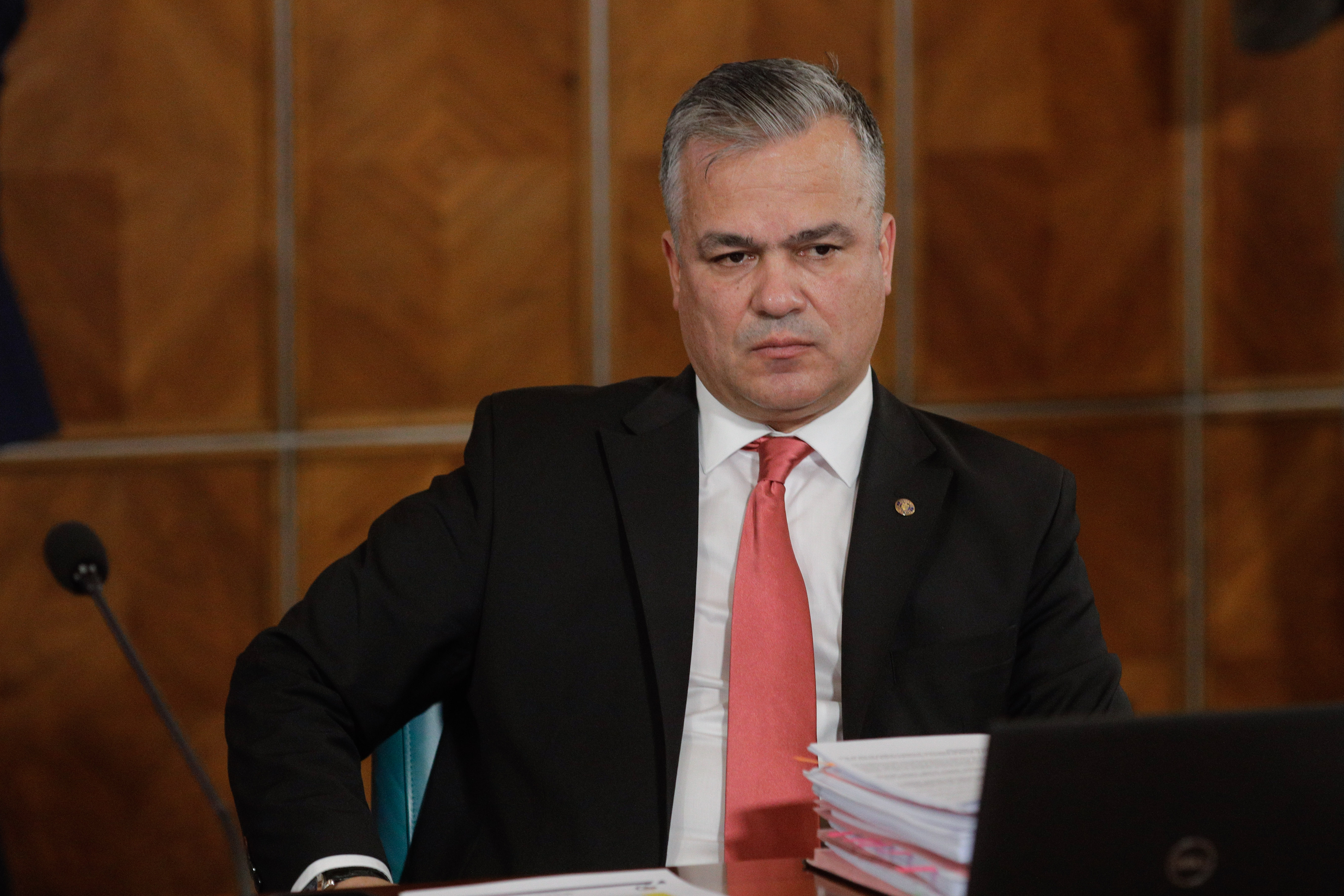 Adrian Veştea spune că Siegfried Mureşan ar trebui să fie învestit prim-ministru. „Eu l-am susţinut, am fost surprins de atitudinea lui”