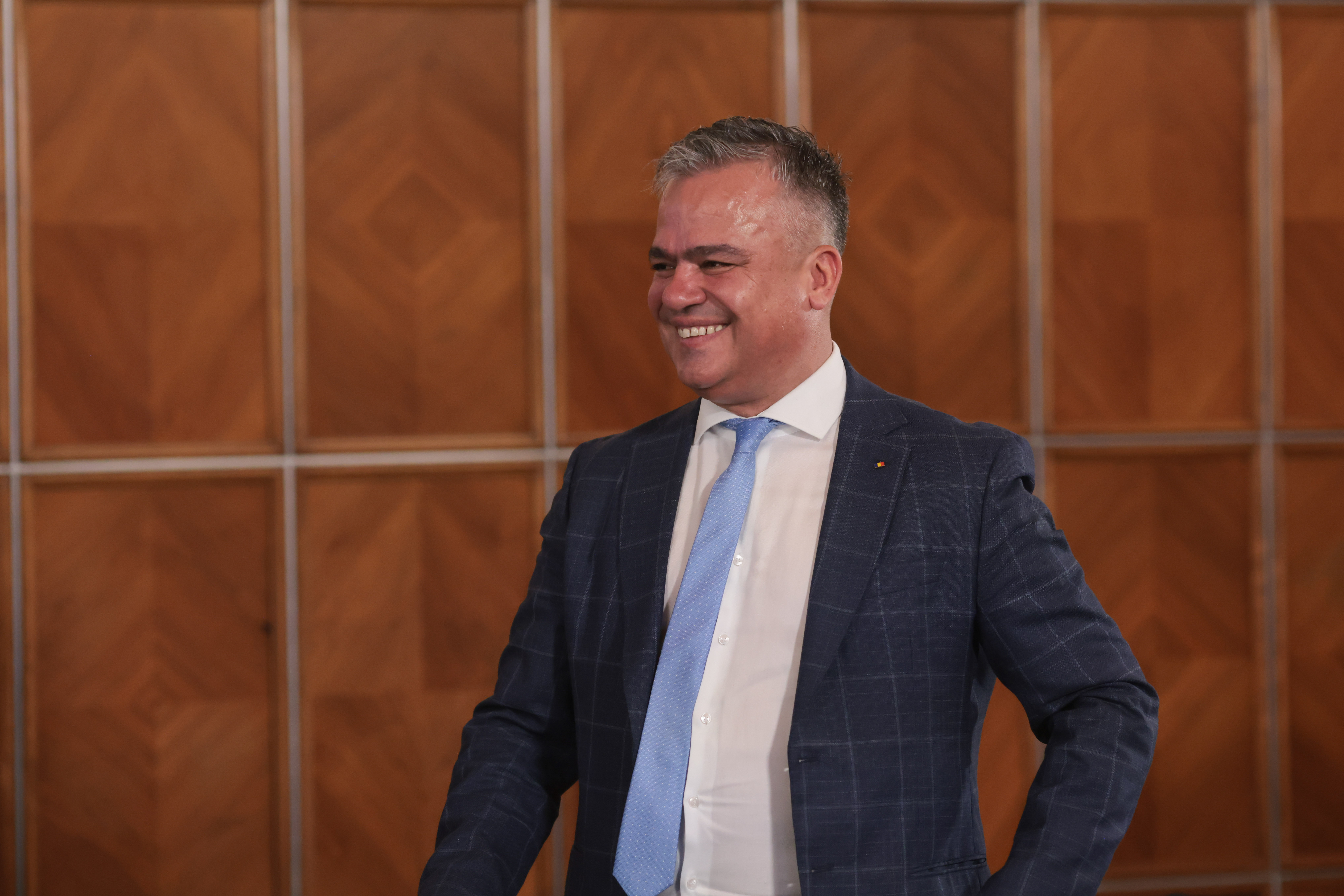 Jocurile din culisele PNL. Acuzații după „o consultare cu primarii” care a ieșit „pro-Veștea”