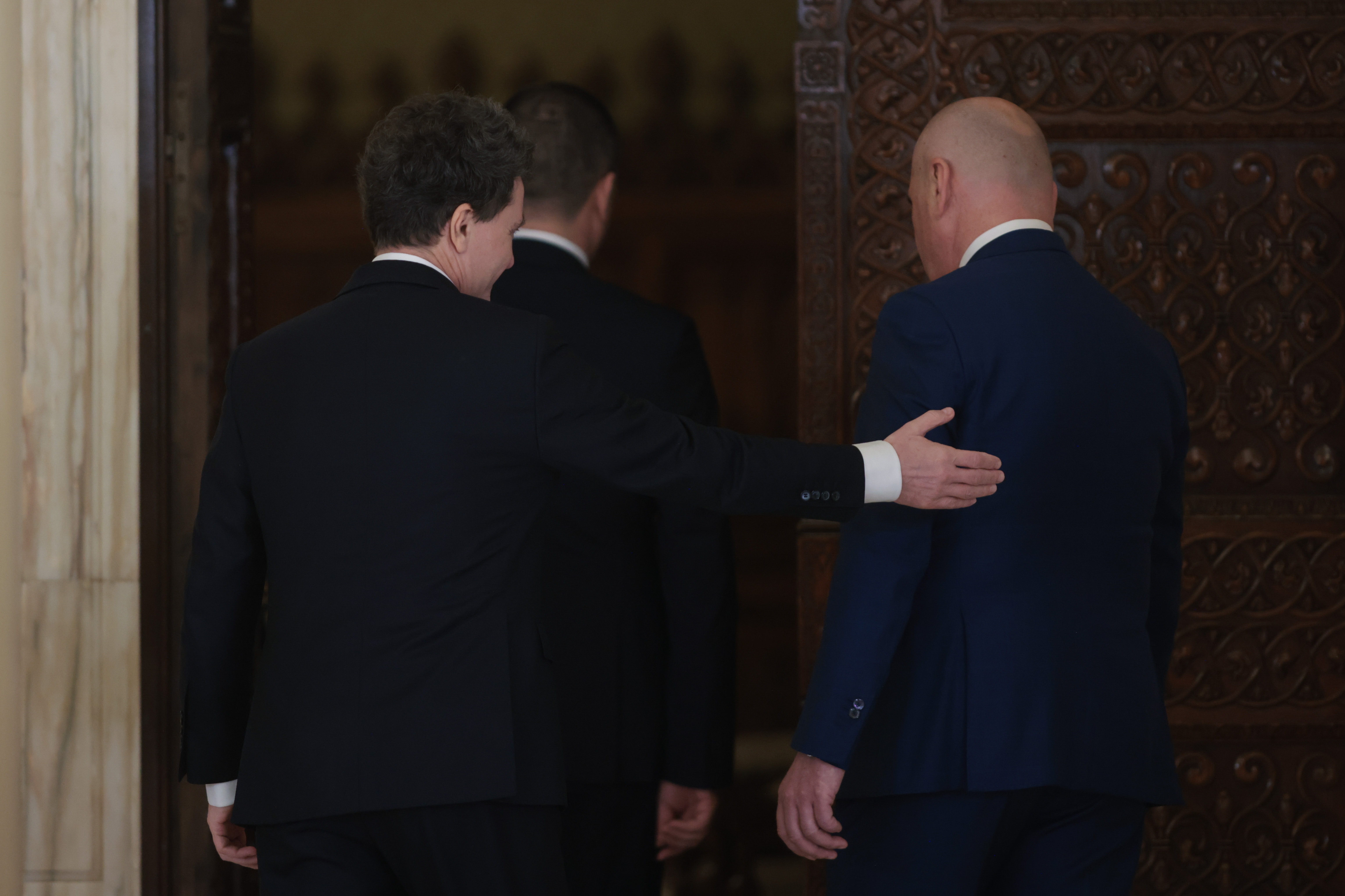 i mulțumească lui Nicușor Dan. Matematicianul de la Cotroceni a rezolvat câteva probleme dintr