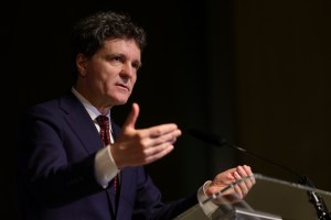 Poza pentru articolul AUR propune modificarea Constituţiei pentru soluţionarea crizelor guvernamentale: „Să nu se mai repete situația din prezent”