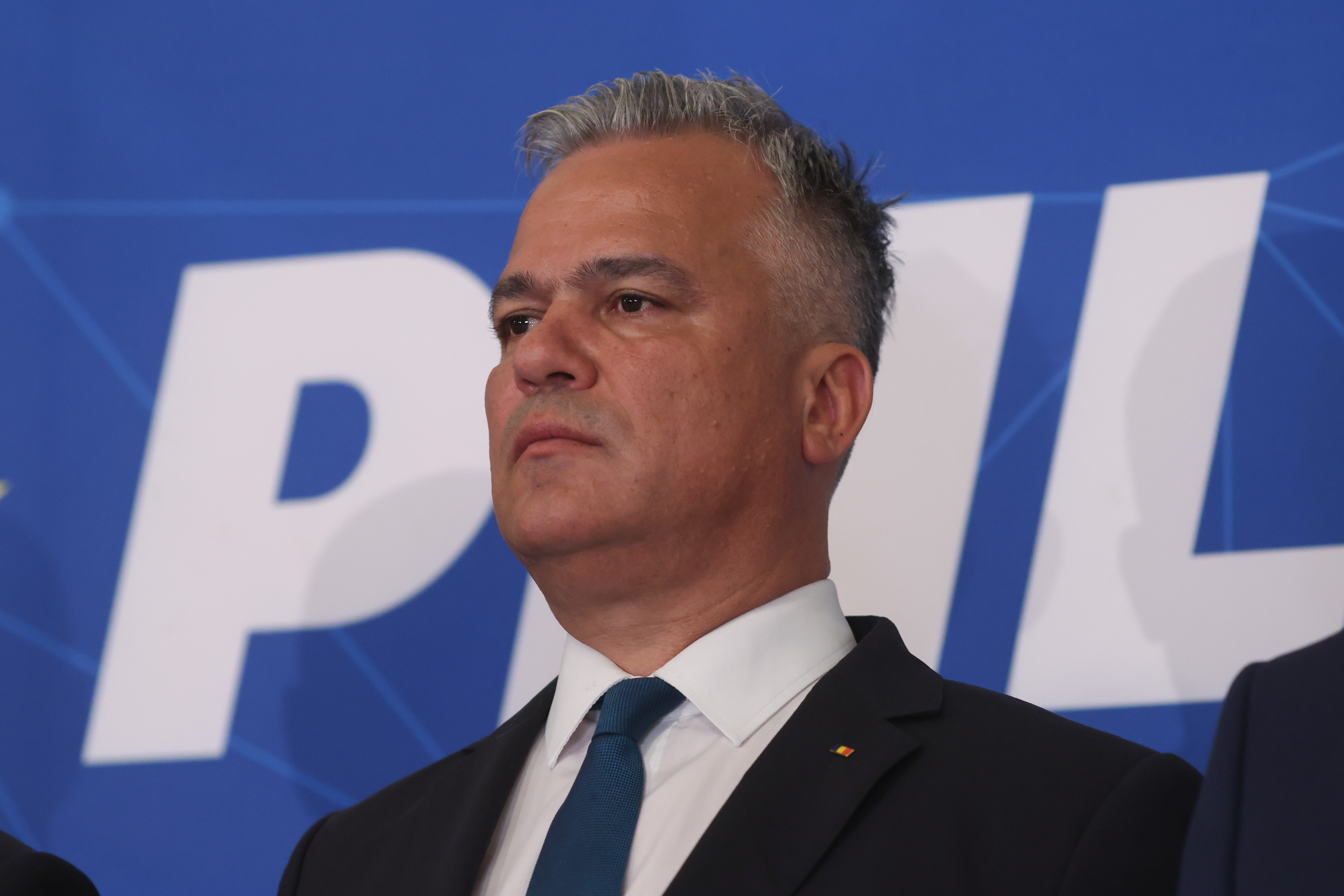 INTERVIU De ce Adrian Veştea? „Gradul bate funcţia”. Atac puternic la felul în care s