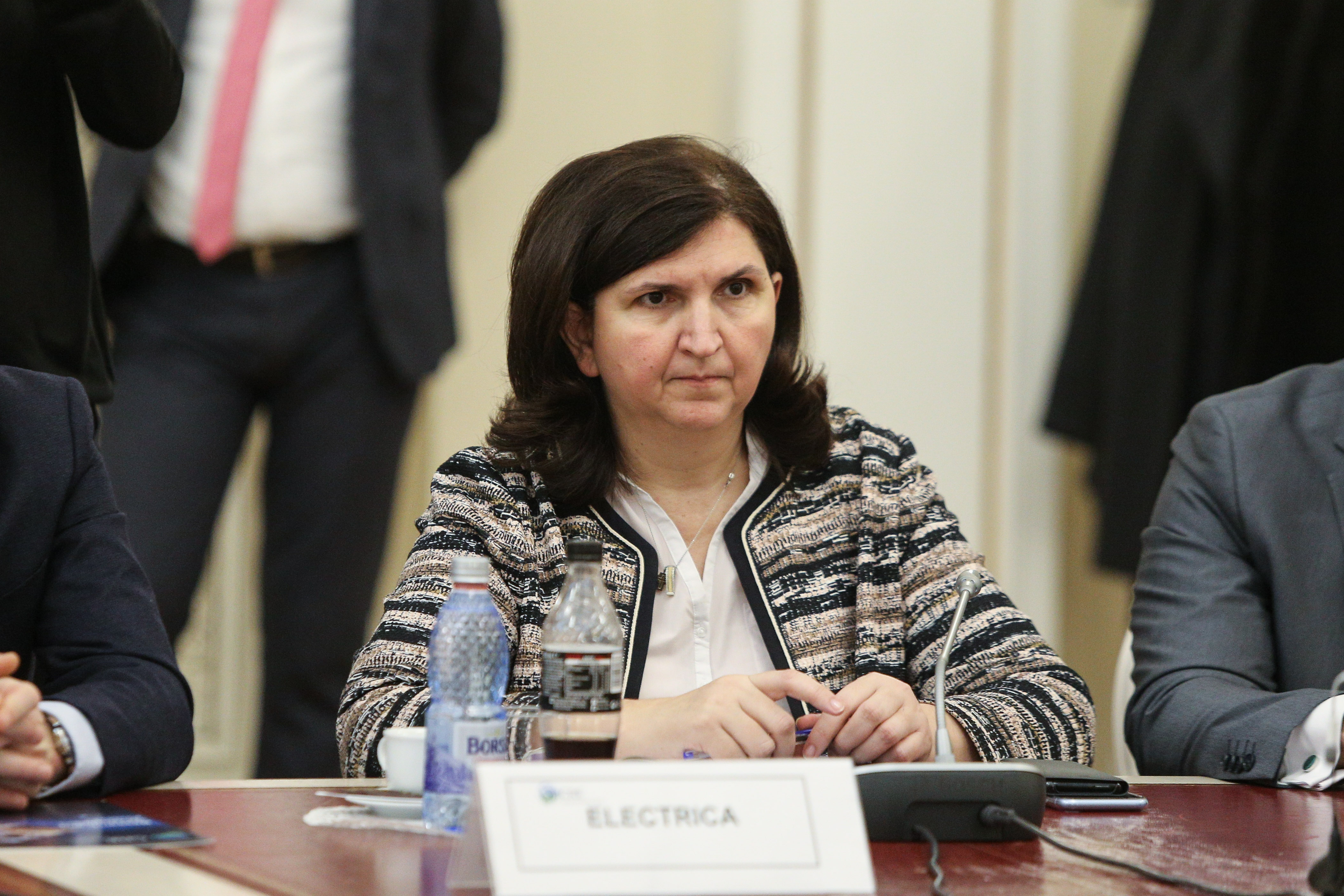 Favorită pentru portofoliul energiei: vine din Republica Moldova, e susținută de PSD și a fost despăgubită de stat cu 680.000 de euro când a fost concediată
