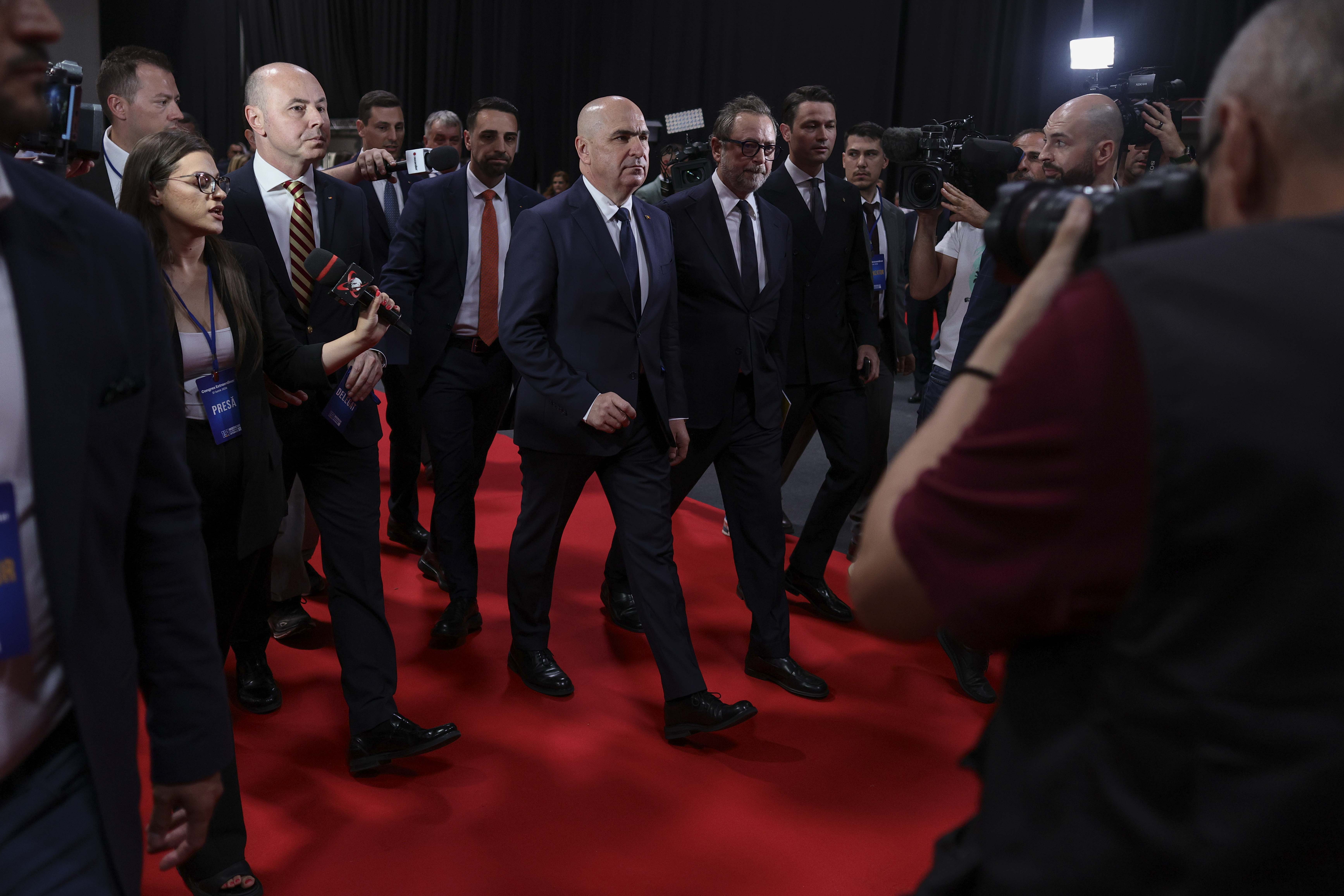 PNL și USR, reacții diferite la ultimatumul AUR pentru Adrian Veștea