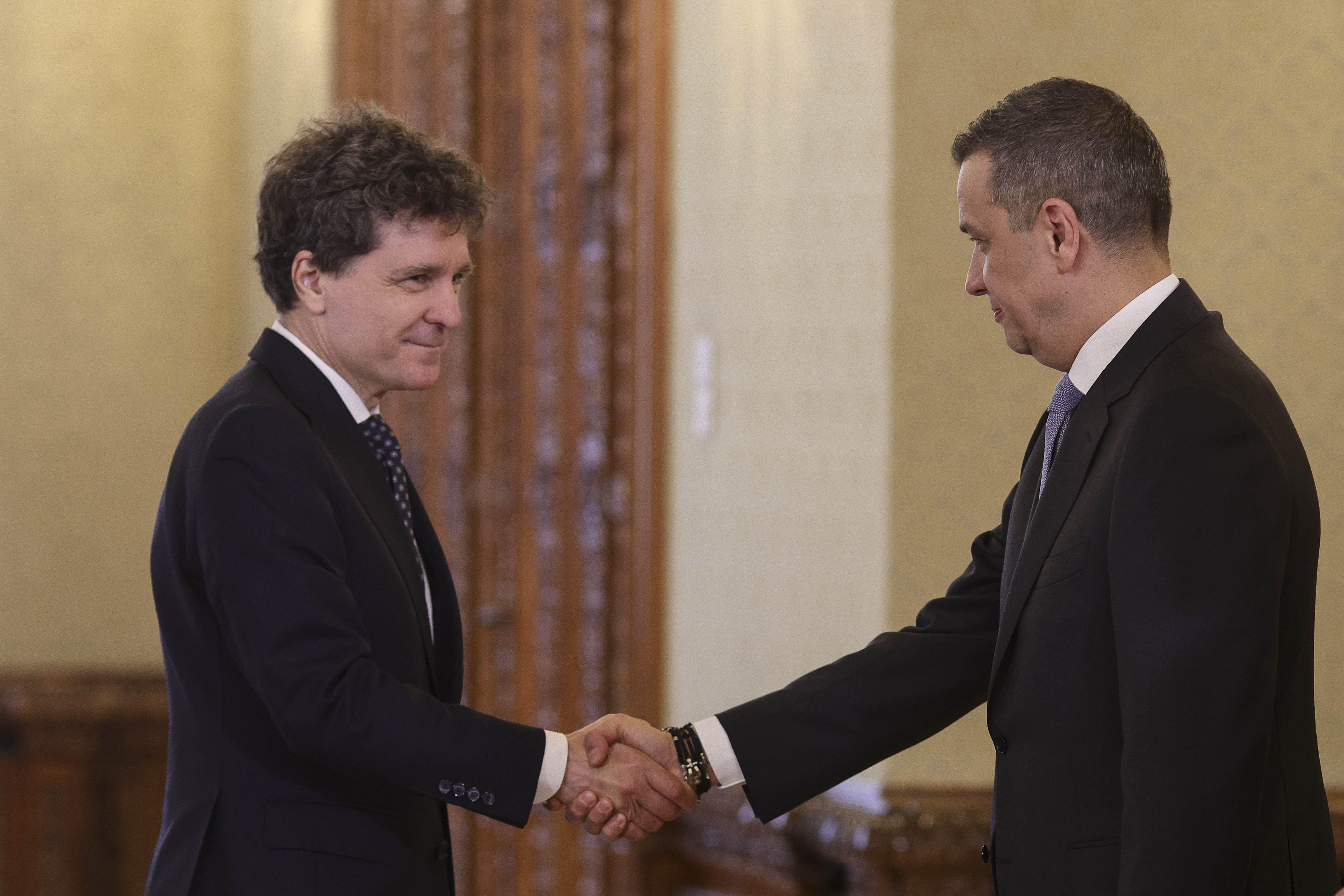 Sorin Grindeanu îl laudă pe Nicuşor Dan, negând existența unei colaborări extra-instituționale