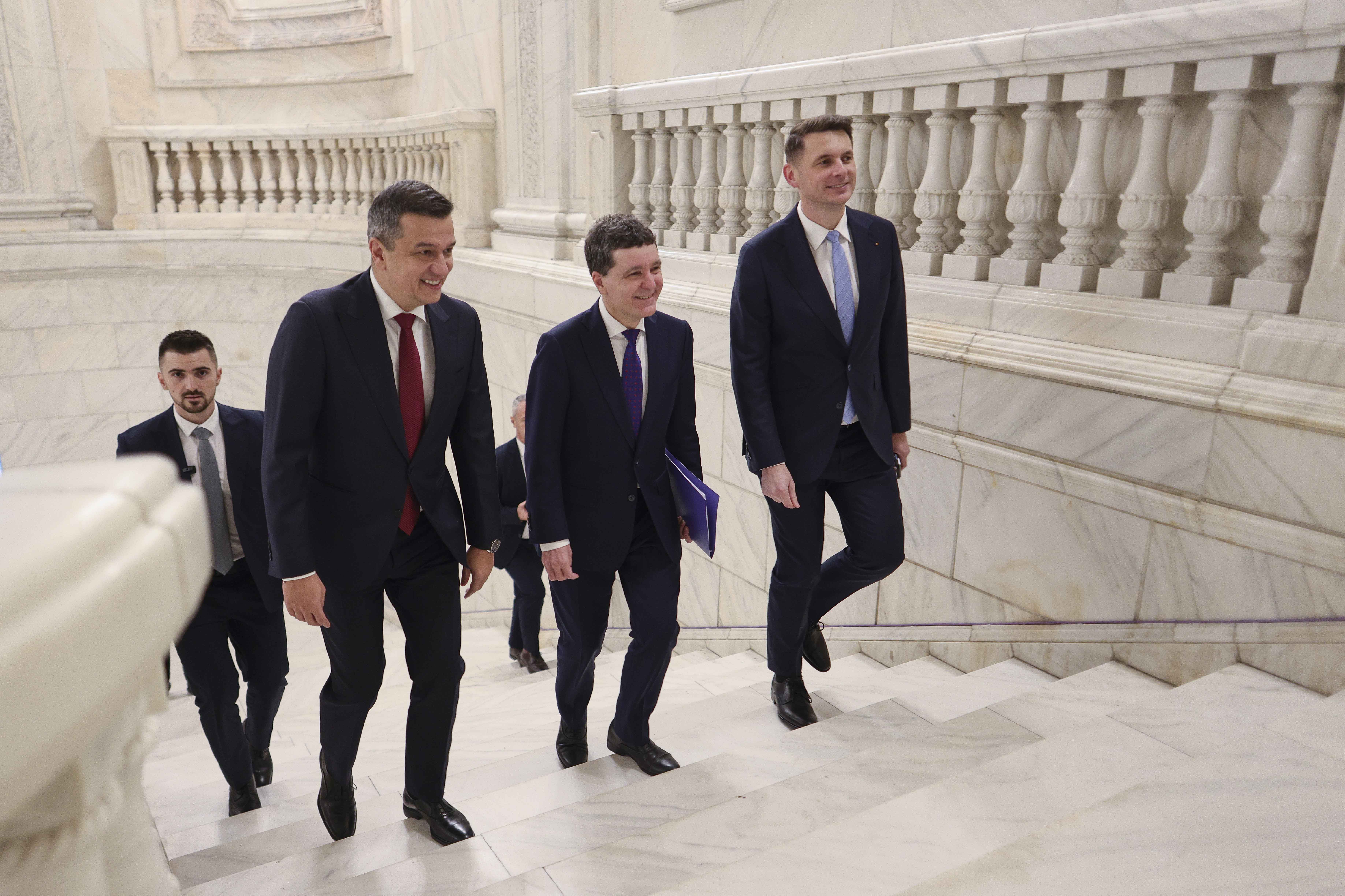 Ultimele calcule pentru noul Guvern. Când va nominaliza Nicușor Dan premierul și pe cine mizează în Parlament - HotNews.ro