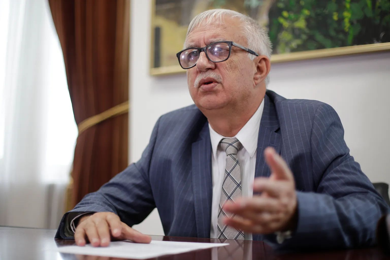 „Nu avea ce să caute acolo”. Un fost președinte al Curții Constituționale are o întrebare pentru judecătorul CCR Cristian Deliorga despre zborul în Mykonos