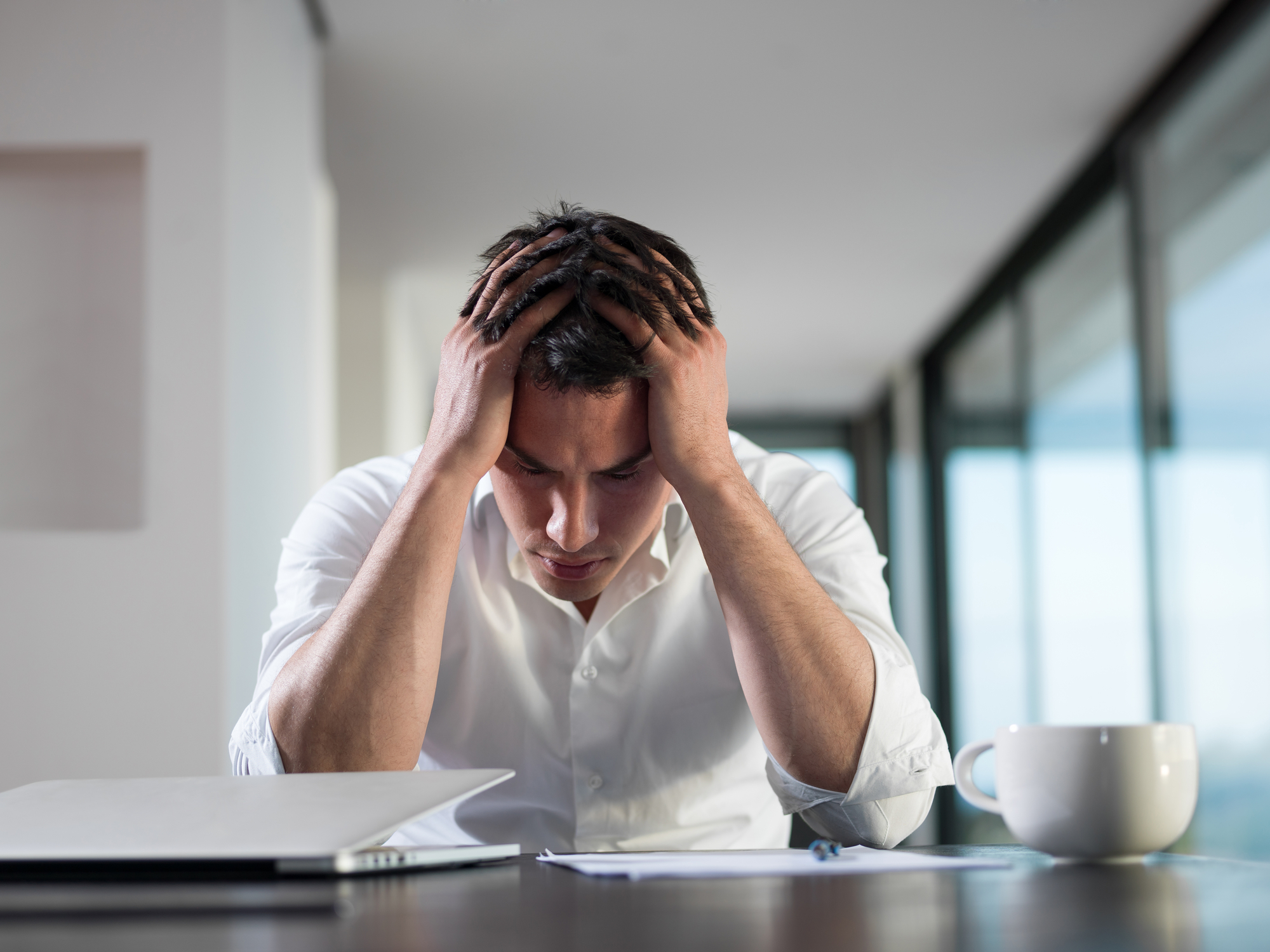 Angajații iubesc să lucreze de acasă. Dar au aceleași benefi