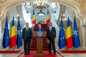 Nicușor Dan, alături de Eugen Tomac și Adrian Veștea, noul premier desemnat să formeze un Guvern Foto: Presidency.ro
