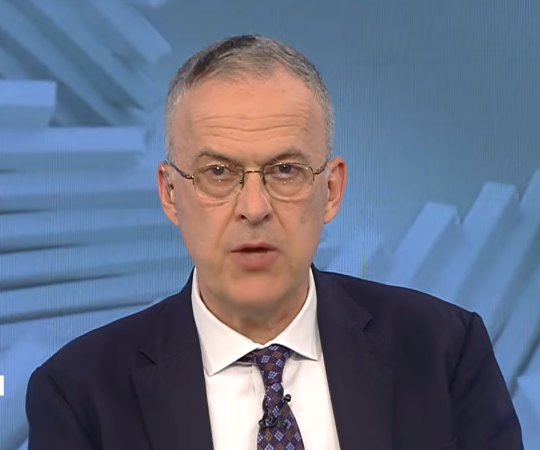Jurnalistul Răzvan Dumitrescu pleacă de la Antena 3 CNN. Anunțul făcut în direct la TV