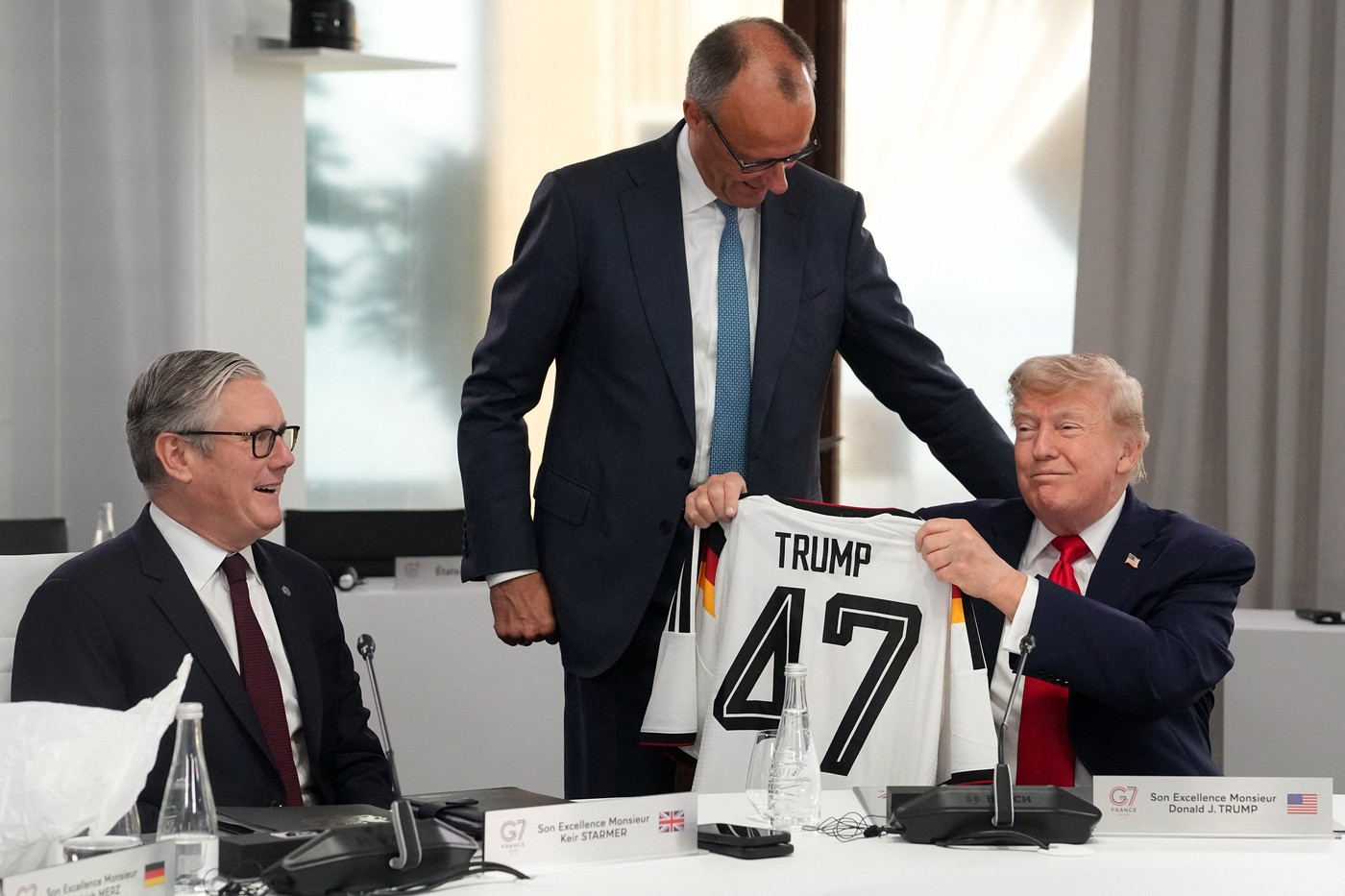 Cadoul cancelarului Merz pentru Trump la summitul G7, pe fondul relației tensionate: „La urma urmei, suntem în aceeași echipă”