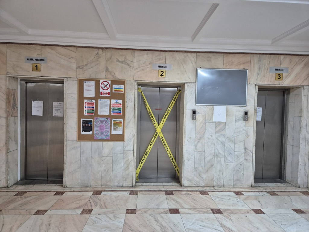 Lifturi oprite la Palatul CFR / Foto: HotNews