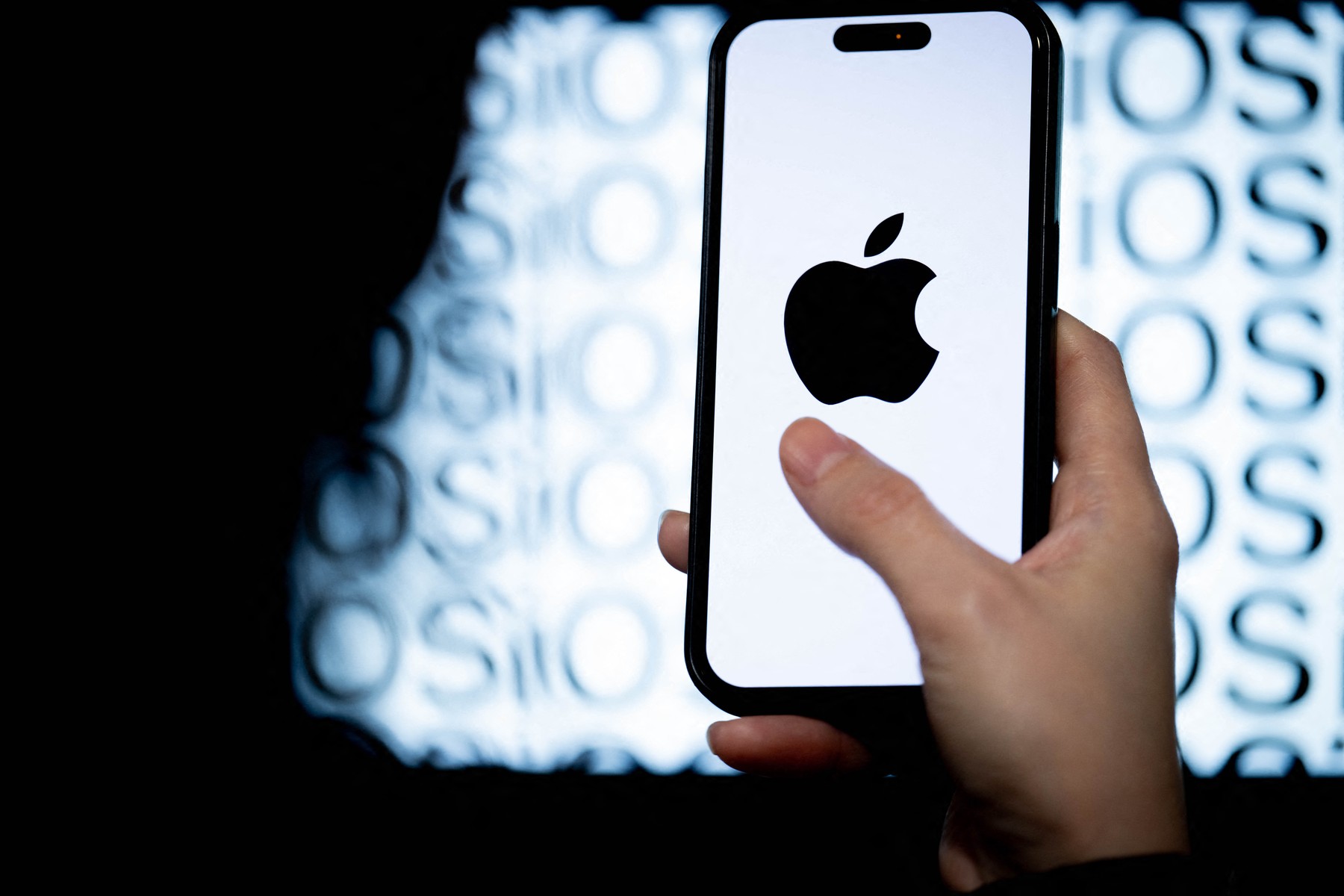 Apple a prezentat soluția sa pentru era AI, dar eu