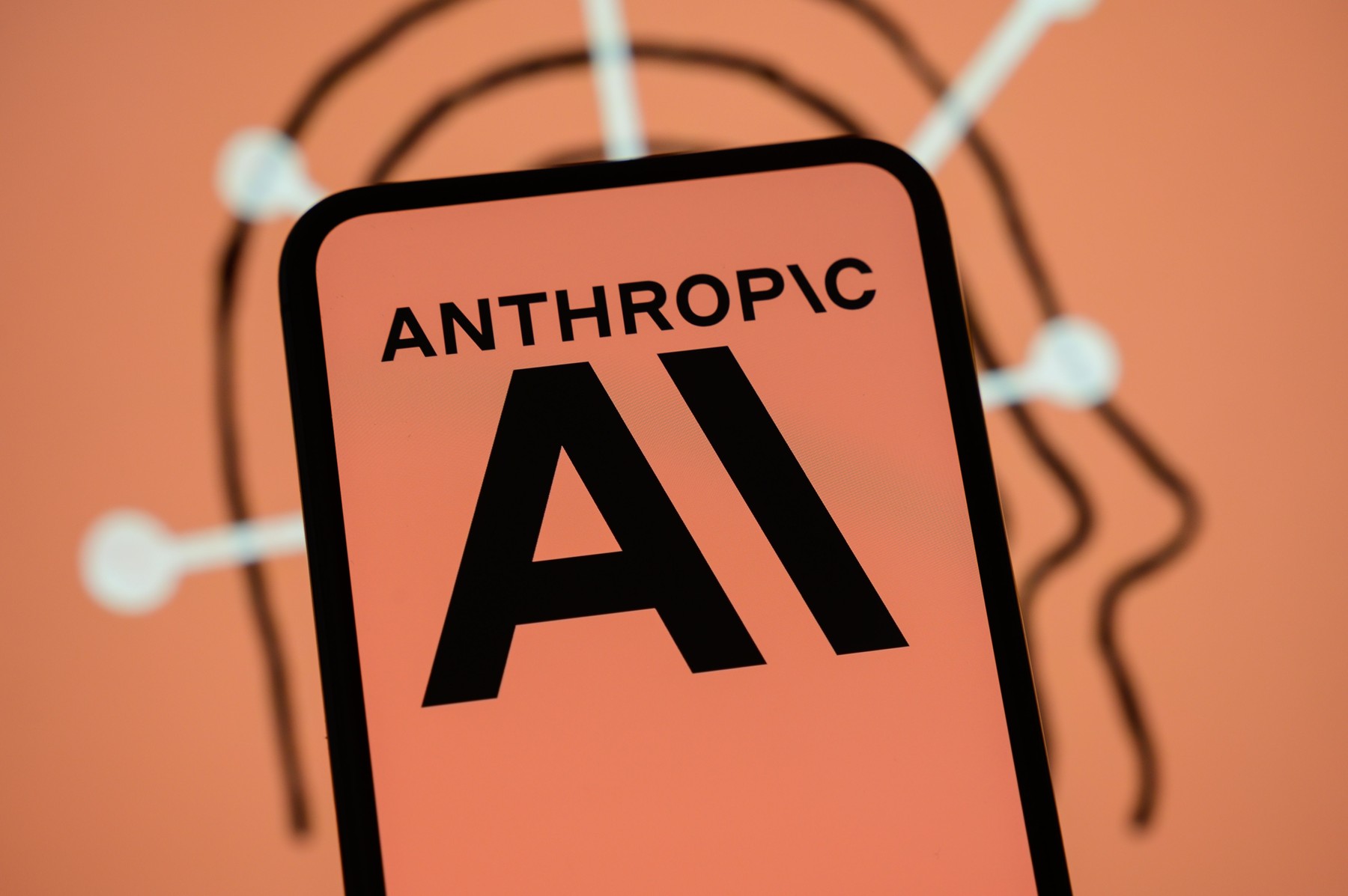 Anthropic tocmai a lansat public Fable 5, cel mai 