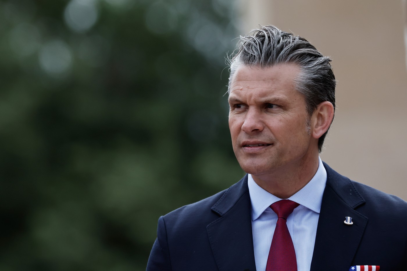 „O prostie grotescă”. Discursul lui Pete Hegseth de Ziua Z p