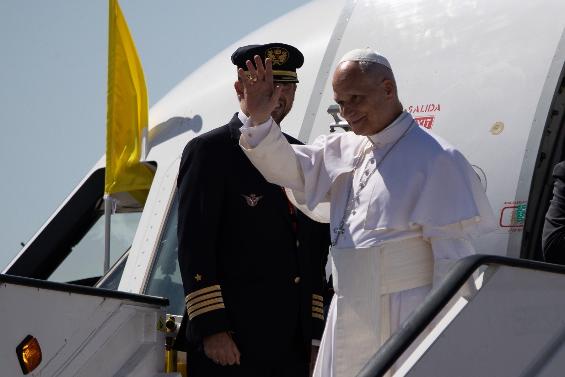 Papa Leon al XIV-lea a zburat cu avionul regelui Spaniei