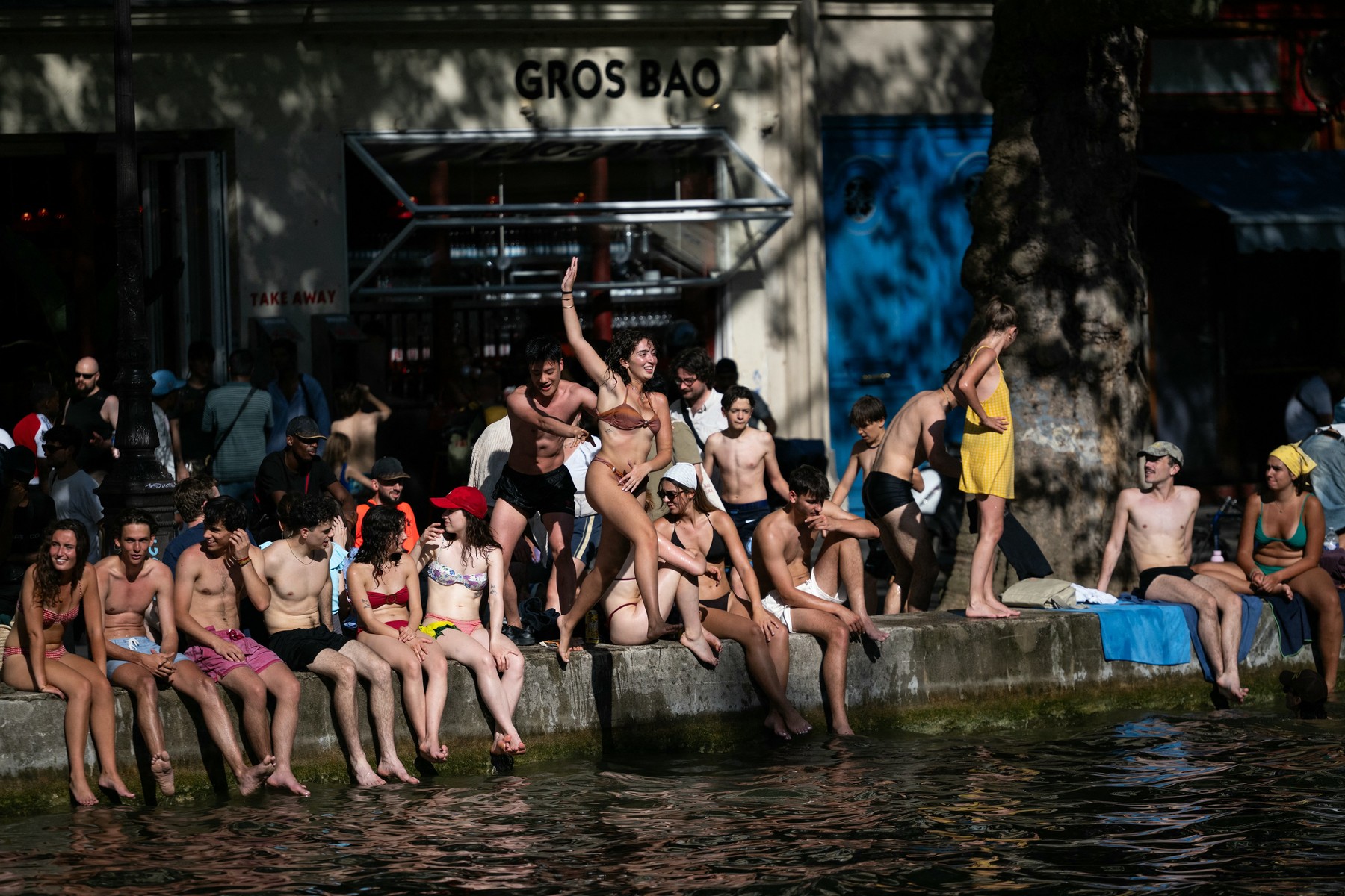 Paris interzice vânzarea și consumul de alcool din cauza caniculei