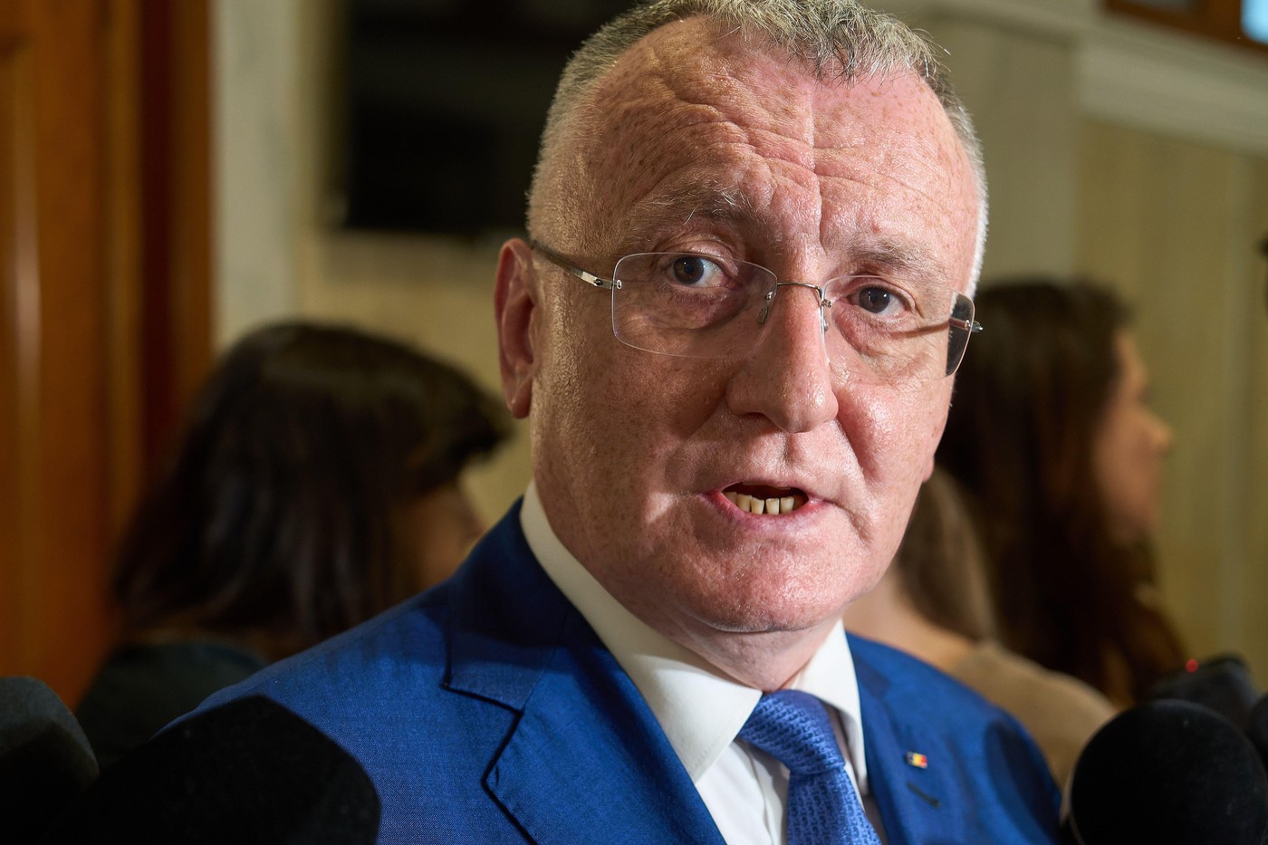 AUR ar putea susține Guvernul Veștea, anunță Sorin Cîmpeanu