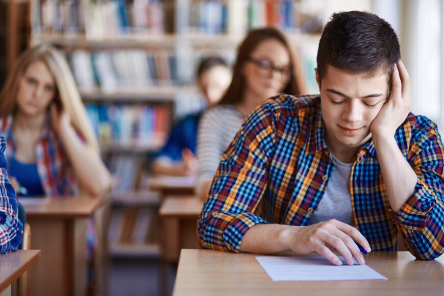 Proba de Limba și literatura română este obligatorie pentru toți elevii înscriși la Bacalaureat, indiferent de profil. FOTO: Shutterstock