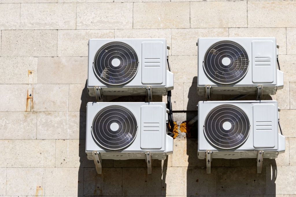 Aparate de aer condiționat. Foto: Shutterstock