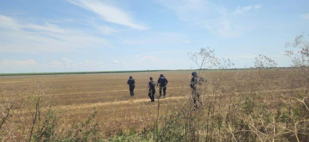 Mai multe echipaje, în zona Padina din județul Buzău, unde a căzut drona doborâtă Foto: Reporter Buzoian