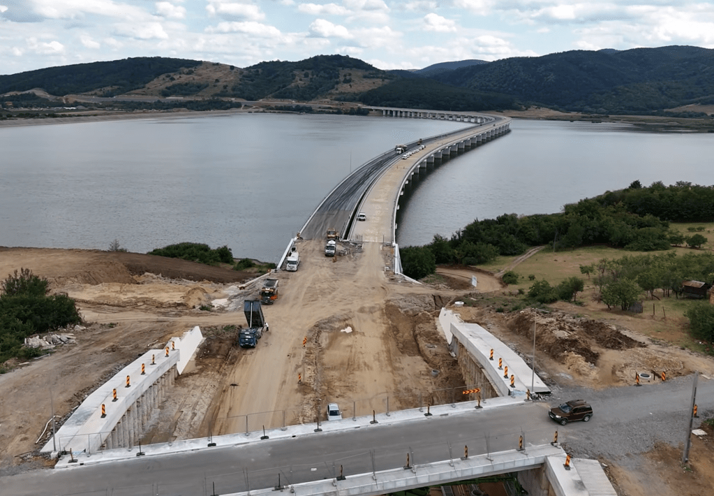 După 23 de ani, Autostrada Transilvania, în sfârșit finalizată, mai puțin pe un tronson / „Marea surpriză din decembrie 2026?”