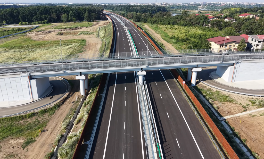 Situație fără precedent în România: Trei autostrăzi sunt gata, dar nu sunt deschise traficului. De ce?