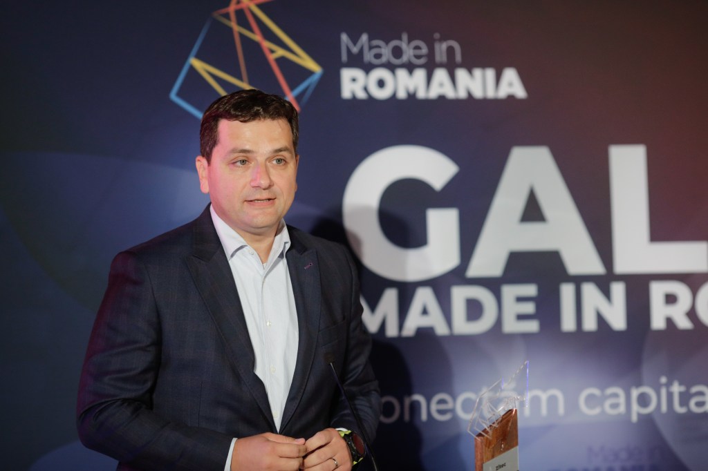 Industria românească de IT simte efectele AI: valuri de concedieri, salarii înghețate și șanse puține pentru juniori. „Se înlocuiesc meserii în sine”