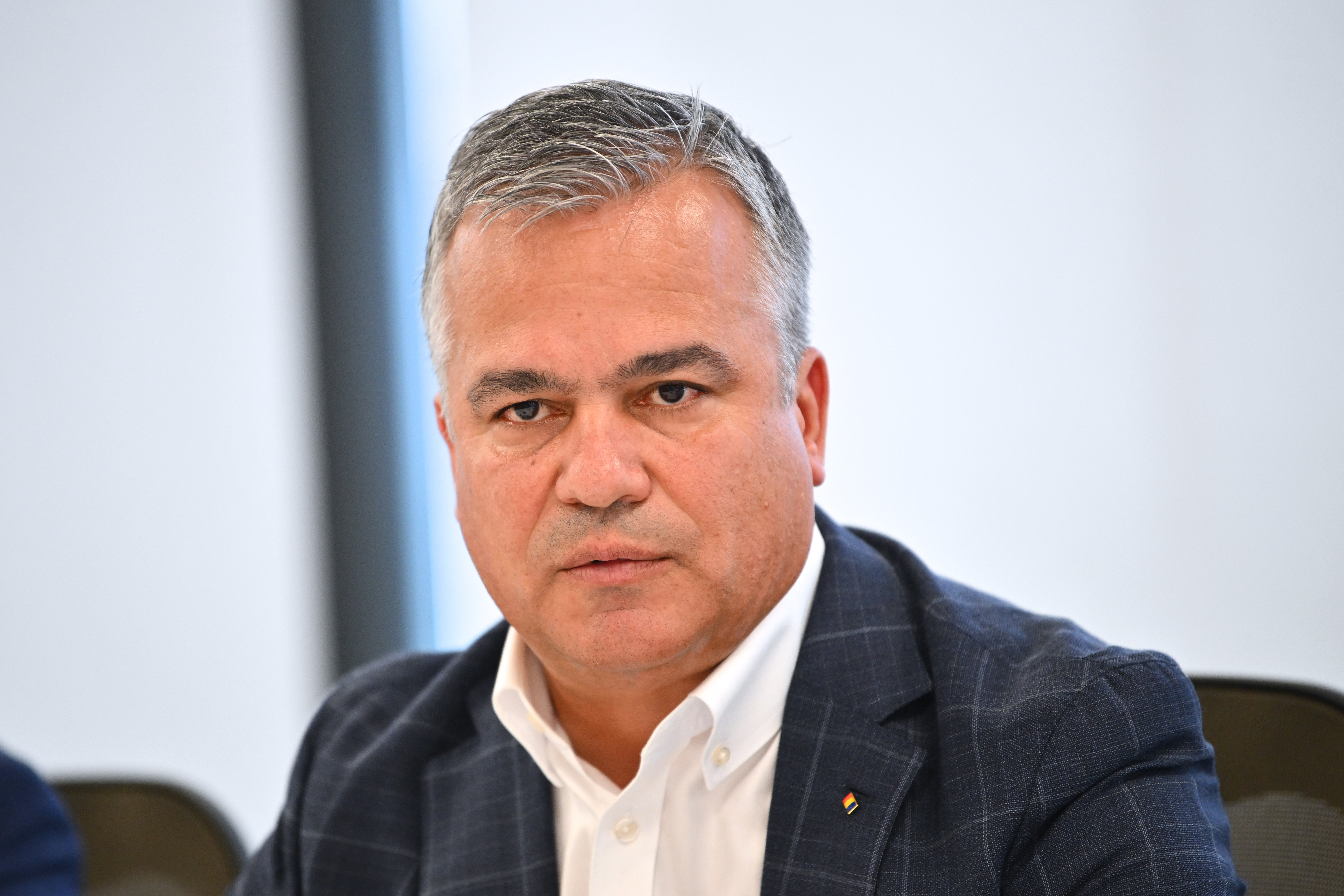 Jurnalismul de investigație asupra politicienilor: exemple recente din România