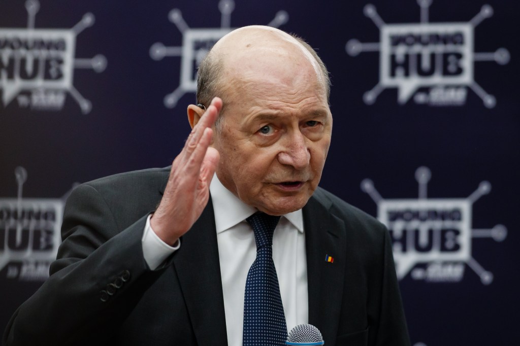 Avertismentul lui Traian Băsescu legat de „orgoliul” lui Ilie Bolojan în „criza politică majoră”. „Va trebui să înțeleagă”