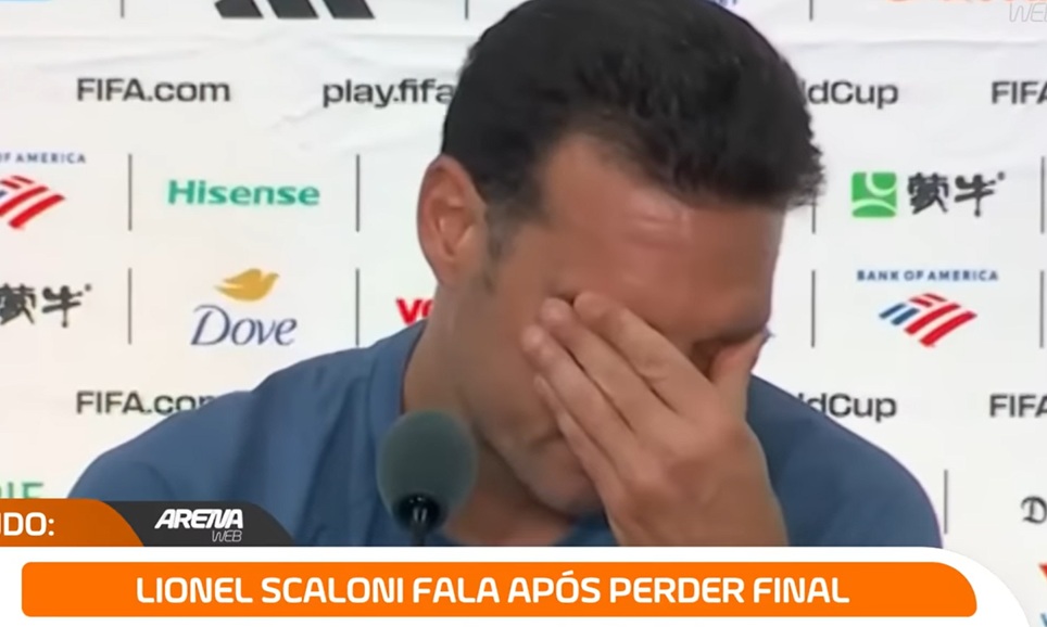 Lionel Scaloni, selecționerul Argentinei, izbucnește în lacrimi după finala pierdută a Cupei Mondiale