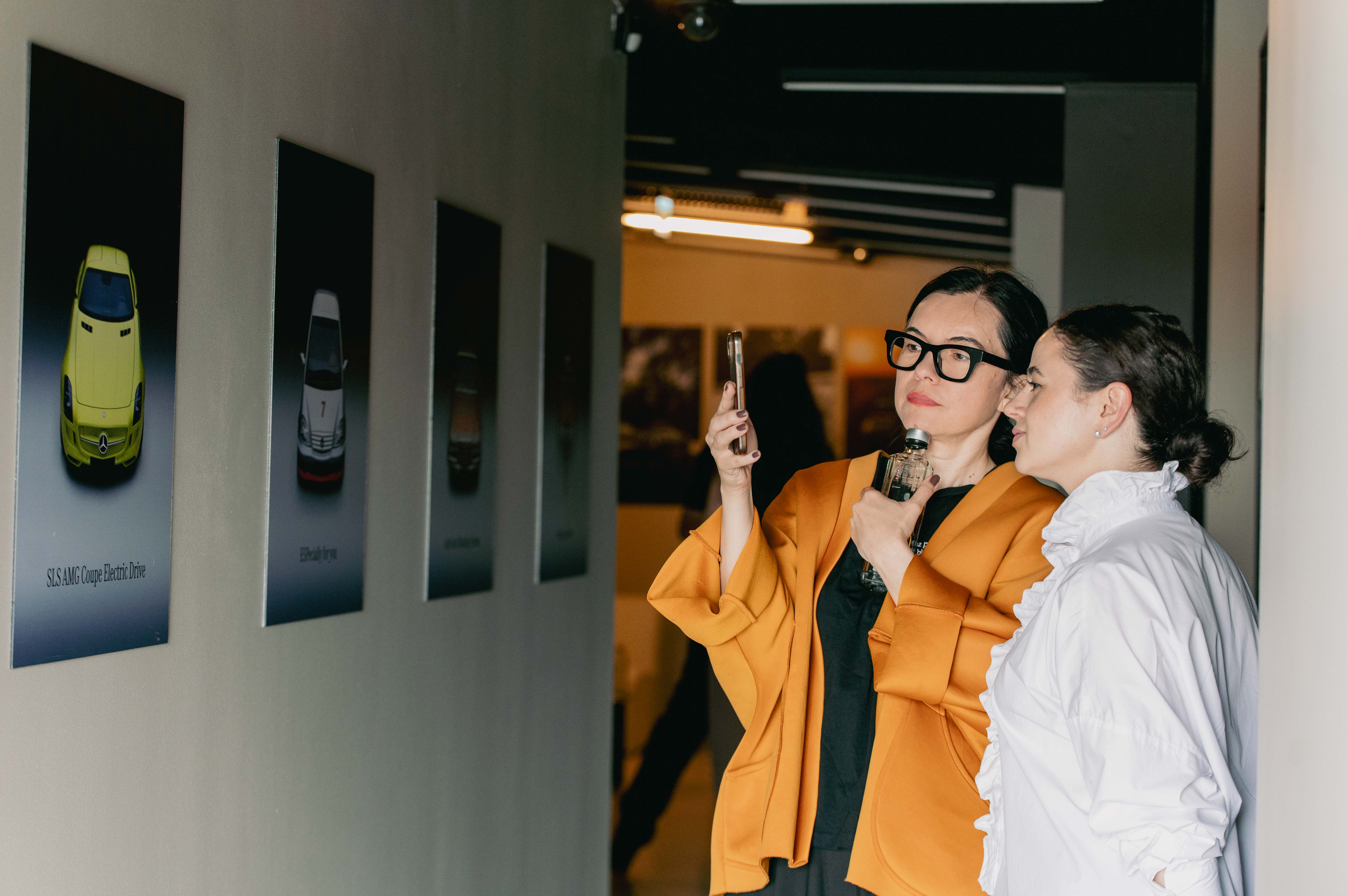 Ultimul weekend la Mercedes-Benz Studio Bucharest: de neratat pentru iubitorii de design și artă