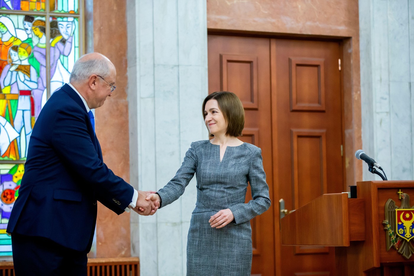 Cum s-a ajuns la demisia premierului de la Chișinău, în mijlocul unor scandaluri de corupție