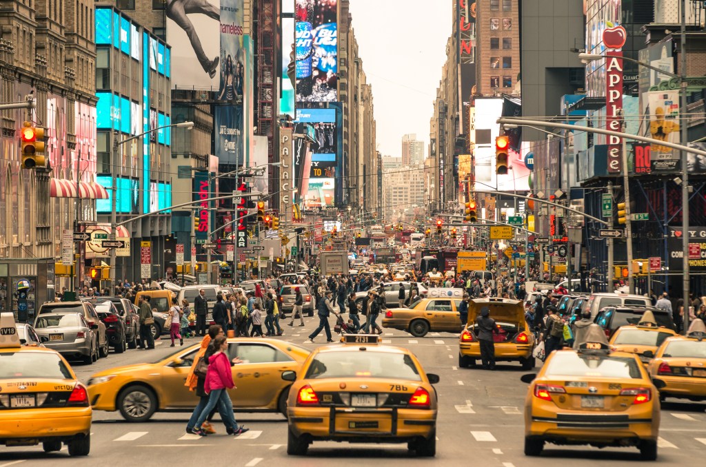 Un om a murit de legioneloză la New York, zeci sunt infectați