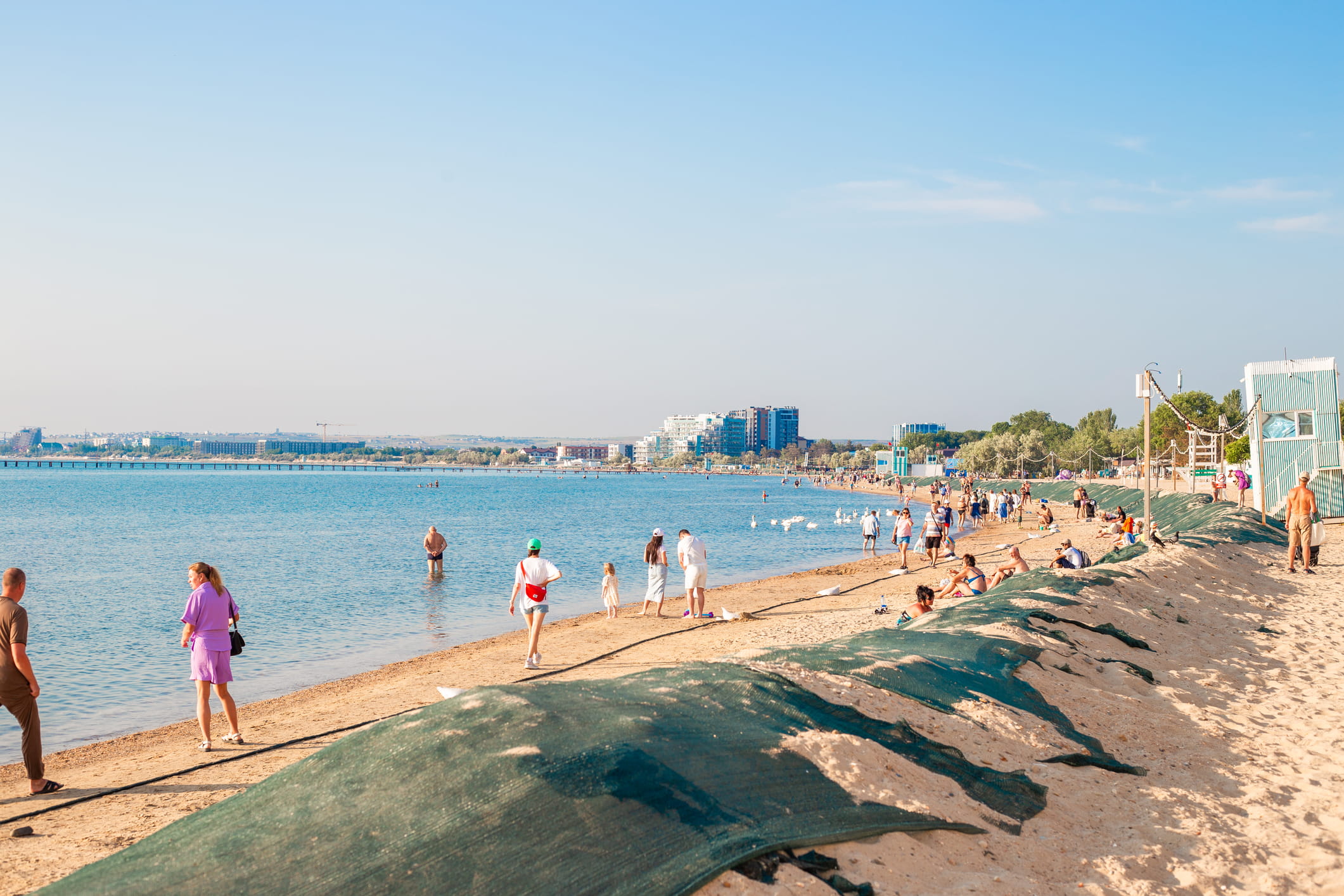 Rușii nu pot evita războiul nici la plajă
