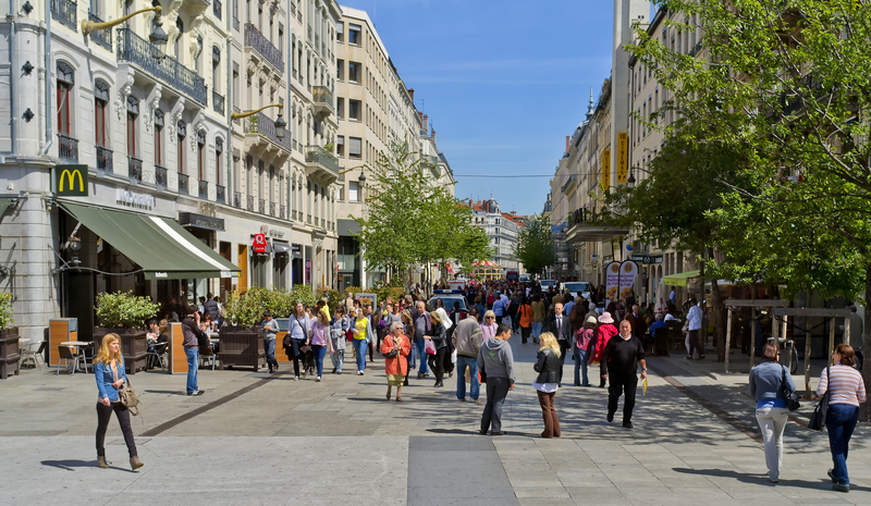 Populația Uniunii Europene a crescut la 452 milioane locuitori în 2026